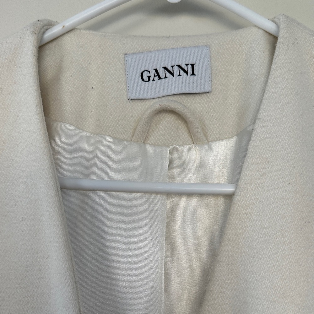 Ganni Off-White Women's Cape Coat